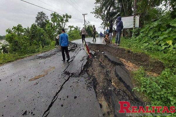 Jalan lintas Peureulak – Lokop Aceh Timur Putus