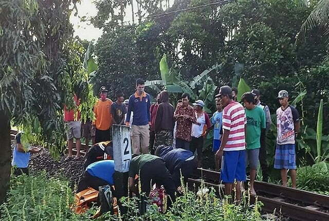 Lintas Tanpa Palang Pintu, Ibu dan Anak Tewas Tertabrak Kereta Api