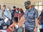 TNI-POLRI Gelar Vaksinasi di Pulau Terluar