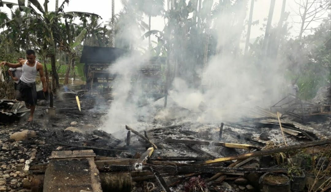 Tengah Hujan Gerimis, Satu Unit Rumah Kembali Terbakar