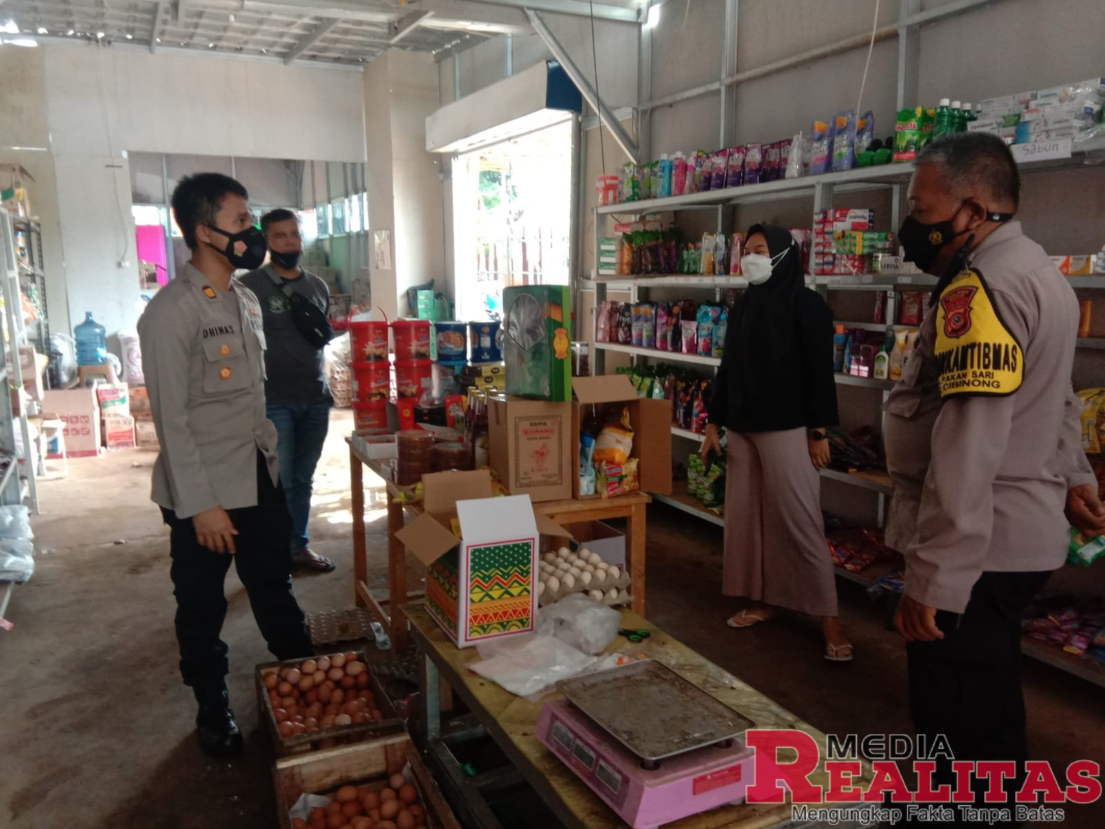 Kapolsek Cibinong Gencar Sidak Stok Dan Harga Minyak Goreng