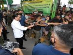 Presiden Jokowi Bagikan Bansos dan Tinjau Harga Minyak Goreng