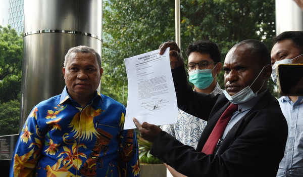 Gubernur Papua Lukas Enembe Sakit Tak Bisa Penuhi Panggilan KPK Hari Ini