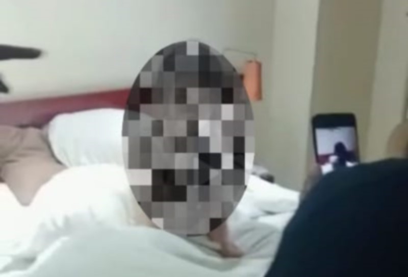 Viral, Polisi Gerebek Istri Selingkuh Dengan Anak Kades