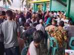 Ribuan Warga Aceh Singkil Menyerbu Bank Aceh