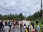 Akses Jalan Utama Kecamatan Seruway Lumpuh Total