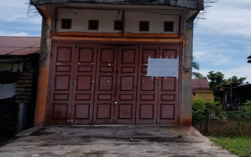  Kondisi Kantor PT. Tanur Muthmainnah Tour cabang Meulaboh di Jalan Lintas Nasional Meulaboh - Tapak Tuan Kecamatan Meureubo Aceh Barat.