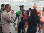 Santri Terseret Arus Pantai Wisata Trienggadeng