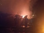 Bangunan Milik Acek Jambang Ludes Terbakar
