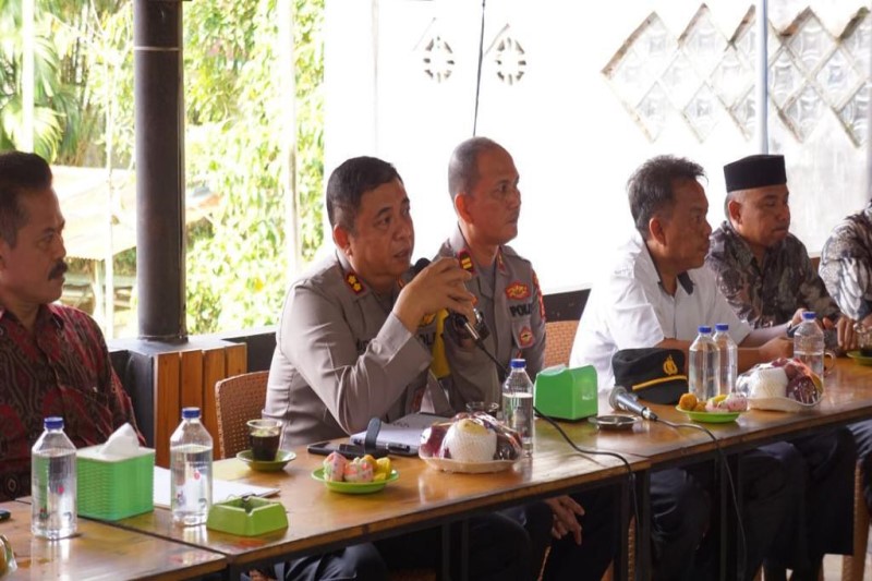 Polres Langsa Gelar Jumat Curhat, Masyarakat Minta Dirikan Polsek Langsa Lama Polres Langsa Gelar Jumat Curhat