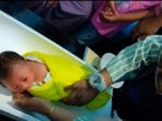 Heboh, Warga Temukan Bayi Laki-laki Tergeletak di Depan Warung Heboh, Warga Temukan Bayi Laki-laki Tergeletak di Depan Warung