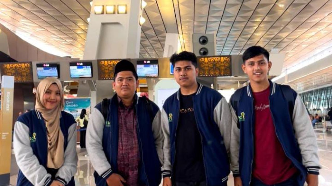 Empat Anak Aceh Barat Diberangkatkan ke Mesir Jadi Mahasiswa Al-Azhar Empat Anak Aceh Barat Diberangkatkan ke Mesir Jadi Mahasiswa Al-Azhar