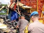 Kecelakaan Truk Muatan Ayam Tubruk Truk Polri Di Tol Jagorawi