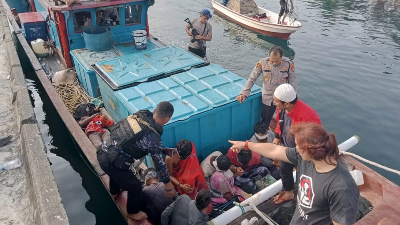 Polisi Airud Polres Simeulue Tangkap Kapal Pengebom Ikan