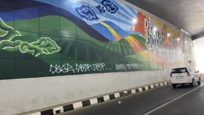 Aksi Vandalisme di Underpass Dewi Sartika Depok
