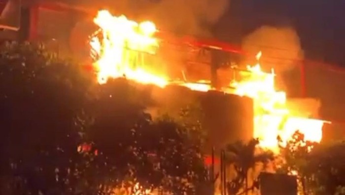 Malang Plaza Terbakar Malang Plaza Terbakar