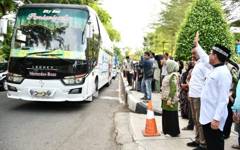 Lepas JCH, Bakri Siddiq Titip Doa untuk Banda Aceh