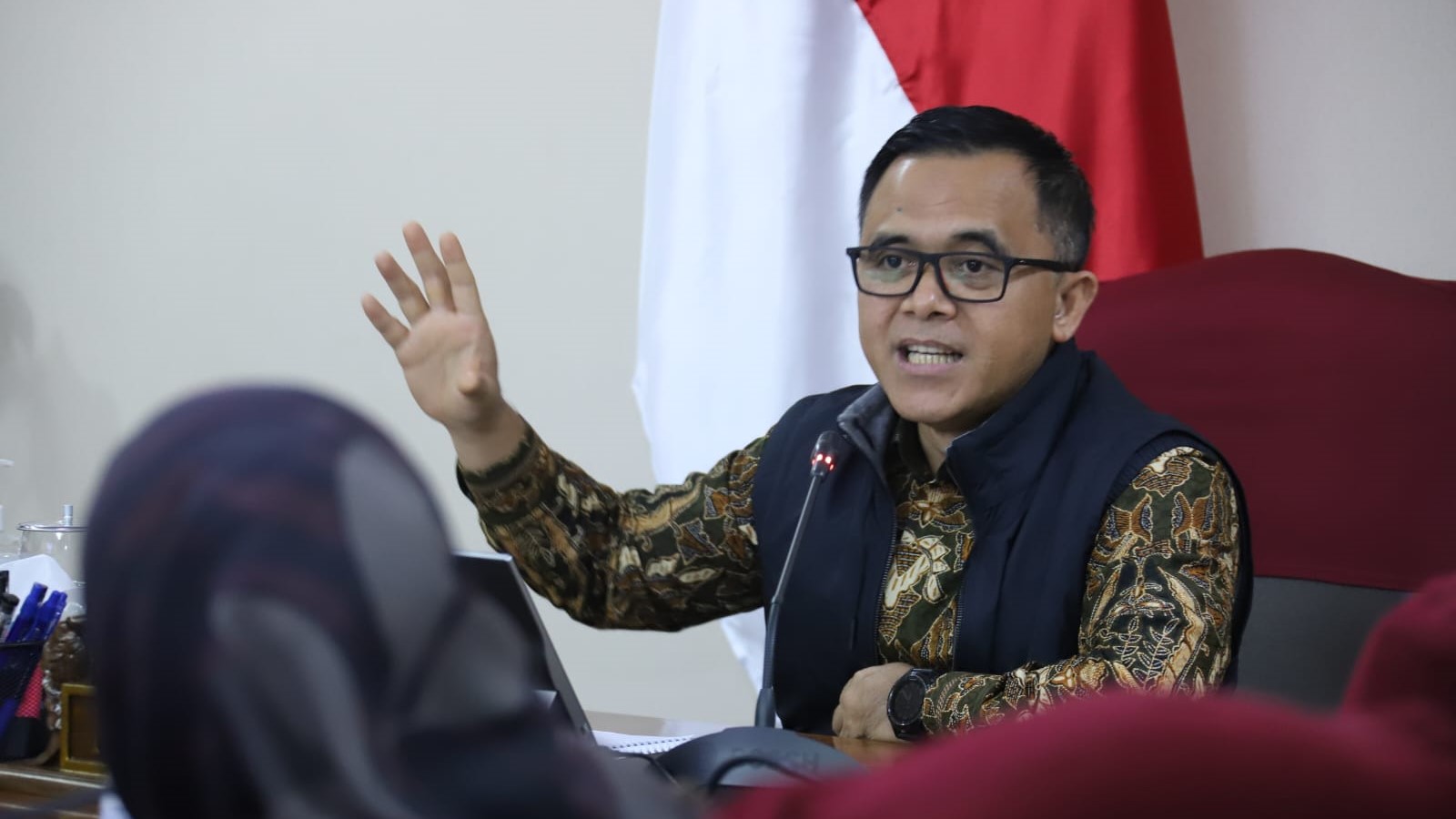 Menpan RB Meminta Pemda Tak Lagi Merekrut Tenaga Honorer