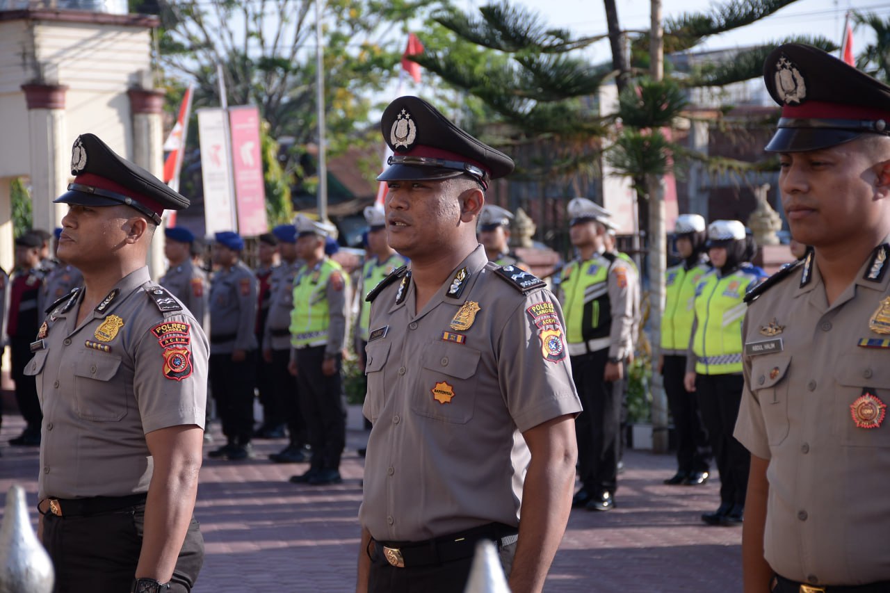 41 Personil Polres Langsa Naik Pangkat 41 Personil Polres Langsa Naik Pangkat