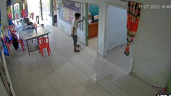 Kantor Mekar Disatroni Maling Dan Uang Sebanyak 30 Juta Dibawa Kabur Kantor Mekar Disatroni Maling Dan Uang Sebanyak 30 Juta Dibawa Kabur