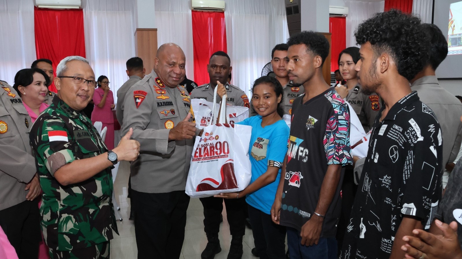 Kapolda Papua Ikuti Bakti Sosial GELAR 90 Tahun 2023 Melalui Zoom Meeting Kapolda Papua Ikuti Bakti Sosial GELAR 90 Tahun 2023 Melalui Zoom Meeting