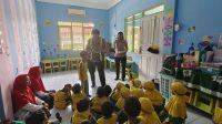Siswa-siswsi TK Terima Imbauan Tertib Lalu Lintas