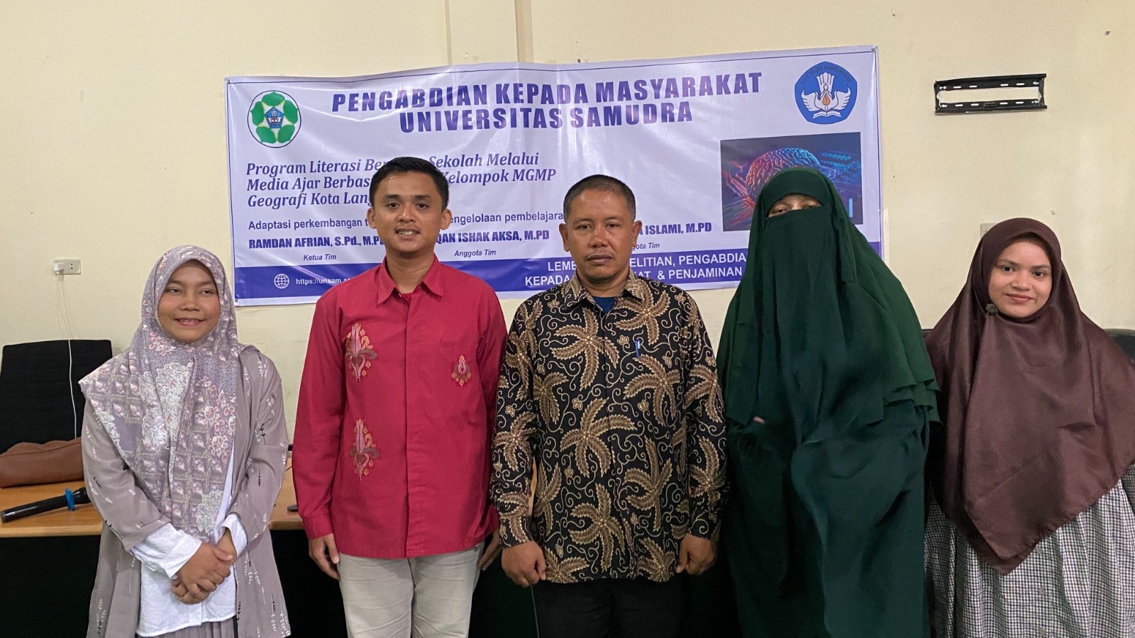 Tim Dosen FKIP Unsam Melaksanakan PKM Dengan Baik Tim Dosen FKIP Unsam Melaksanakan PKM Dengan Baik