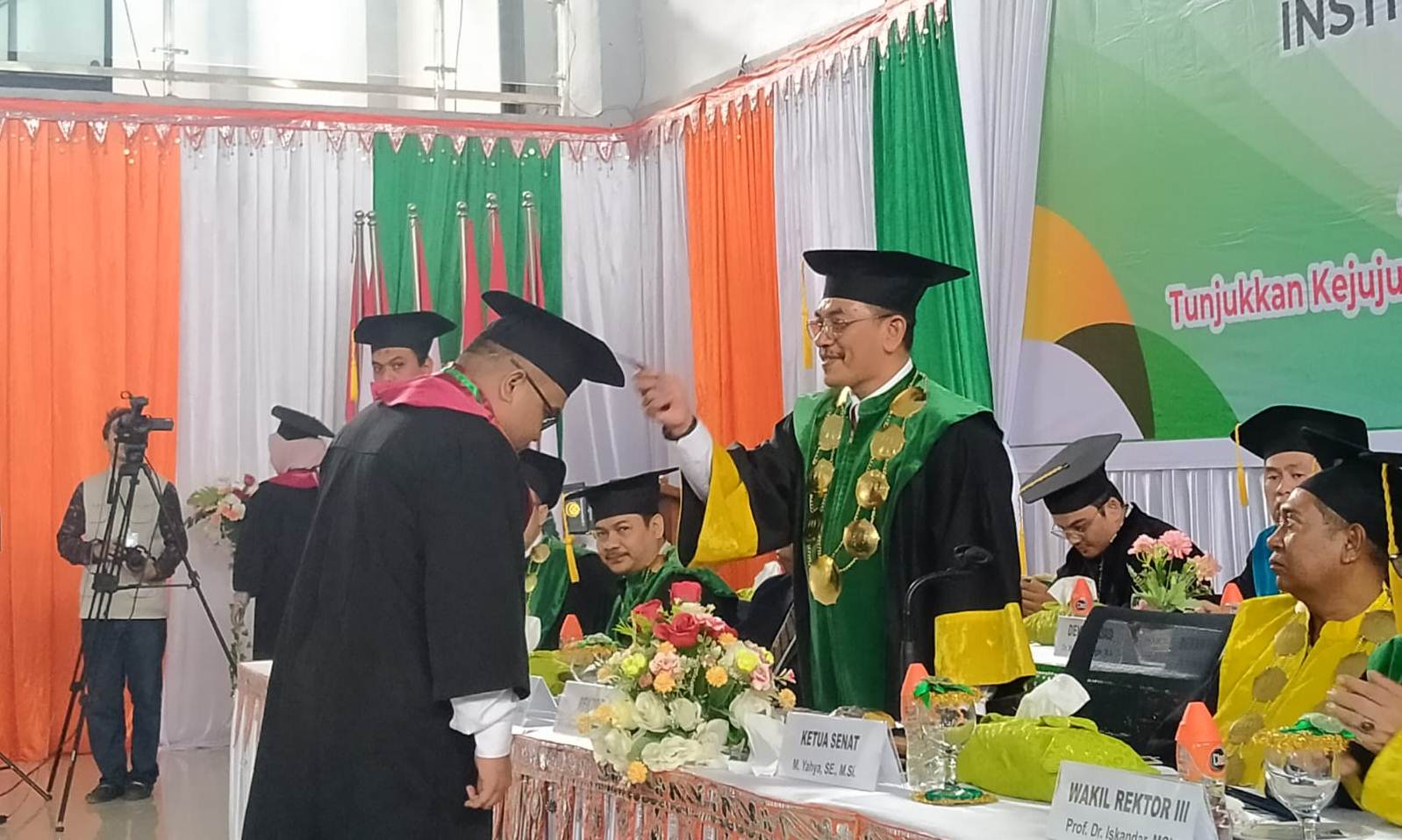 Lulus IPK Tertinggi, Rektor IAIN Langsa Berikan Beasiswa S2 Lulus IPK Tertinggi, Rektor IAIN Langsa Berikan Beasiswa S2