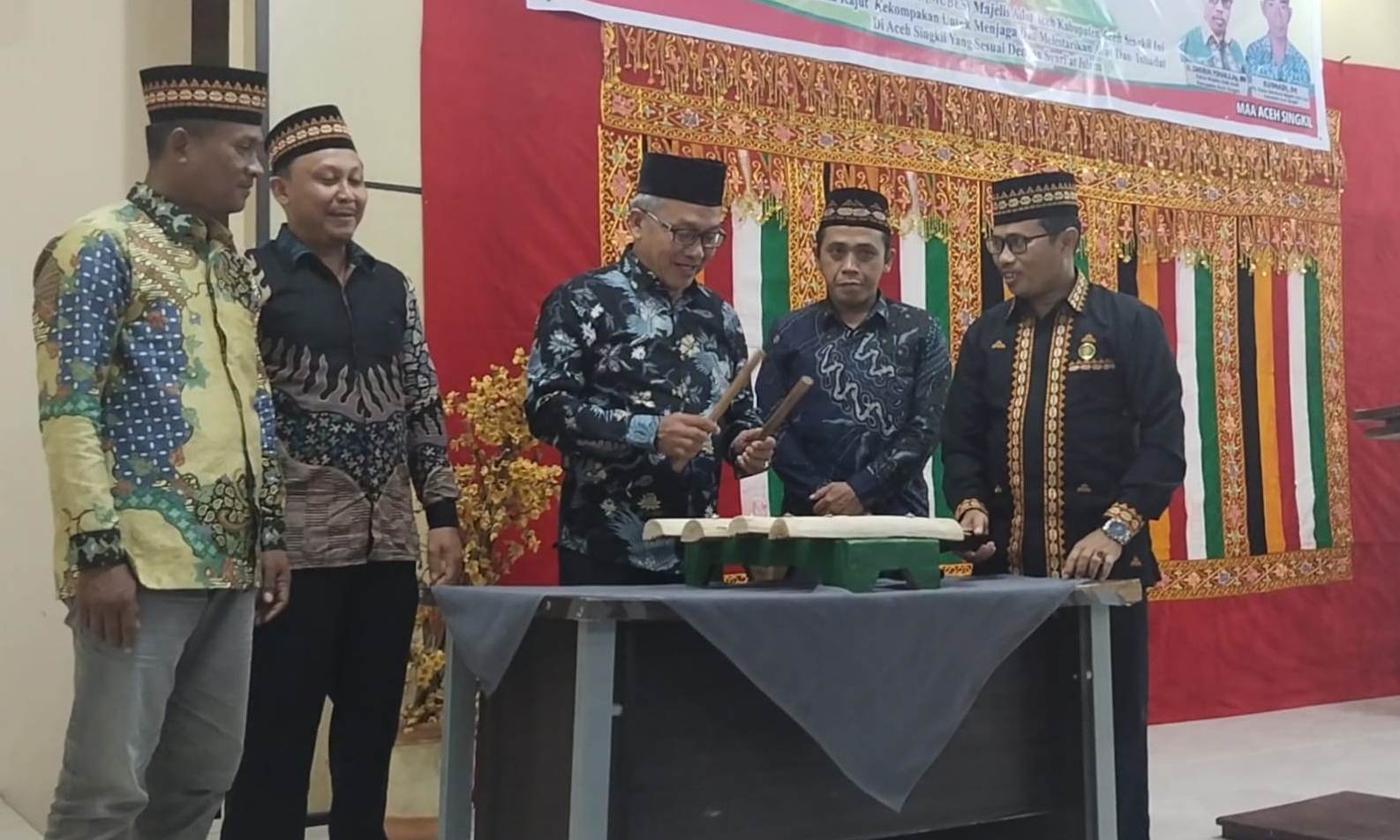 Pj Bupati Aceh Singkil, Tantang MAA Membuat Perbub Anak Masuk Sekolah Harus Bisa Baca Alquran