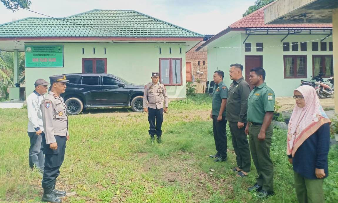 Polres Pijay Melaksanakan Kegiatan Binkorpolsus Untuk Pemeliharaan Hutan Polres Pijay Melaksanakan Kegiatan Binkorpolsus Untuk Pemeliharaan Hutan