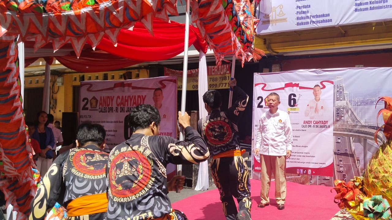 Barongsai Hiasi Penyampaian Misi Politik Andy Cahyady