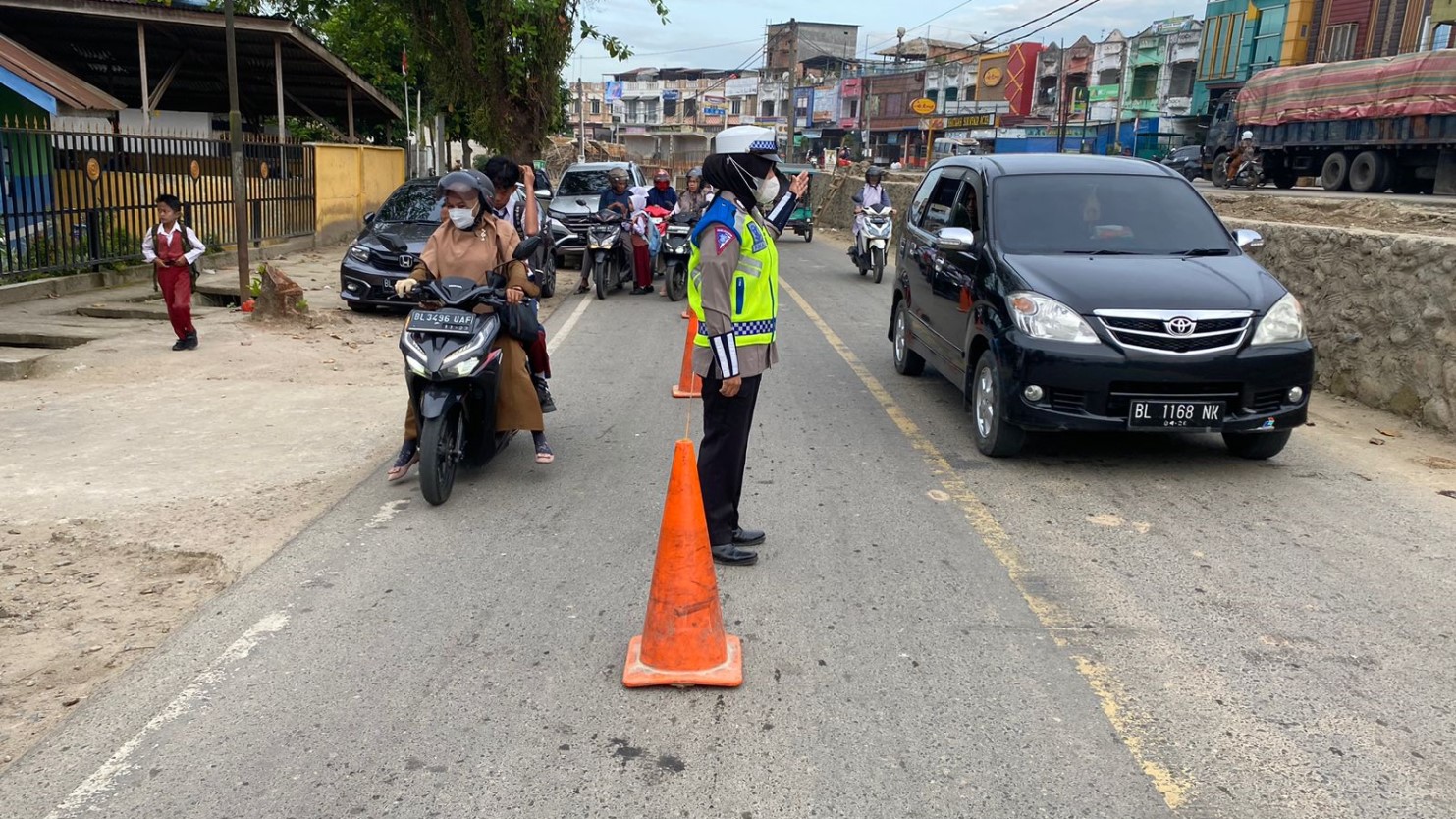 Cegah Kecelakaan, Personel Satlantas Polres Aceh Tamiang Rutin Gatur Lalin