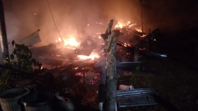 Diduga Korslet listrik, Dua Rumah Warga Langsa Ludes Dilalap Si Jago Merah