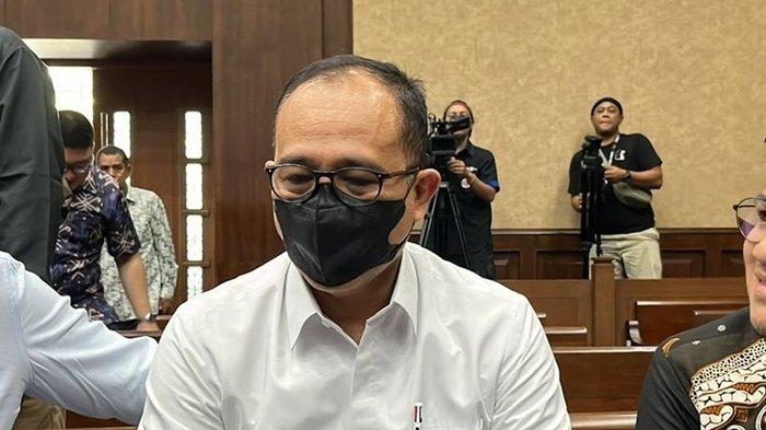 Rafael-Alun-Trisambodo-14-tahun-penjara-kasus-mafia-pajak Alun Trisambodo Divonis 14 Tahun Penjara Serta Di Denda 500 Jt