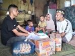 Sempat Viral, Warga Atim Yang Tak Mampu Beli Beras Terima Bantuan Haji Uma