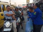 Karang Taruna Belawan Dan Relawan Wak Young Bagi Takjil