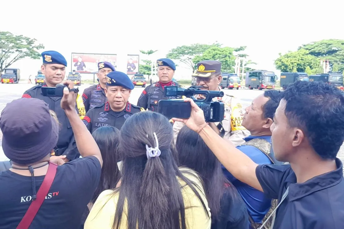 Polisi Gagalkan Percobaan Pembakaran Kantor KPU Polisi Gagalkan Percobaan Pembakaran Kantor KPU