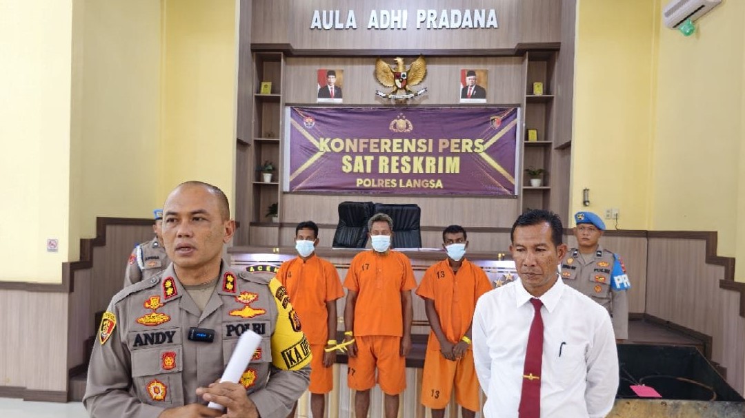 Tiga Warga Bangladesh Jadi Tersangka Penyuludupan Imigran Rohingya Tiga Warga Bangladesh Jadi Tersangka Penyuludupan Imigran Rohingya