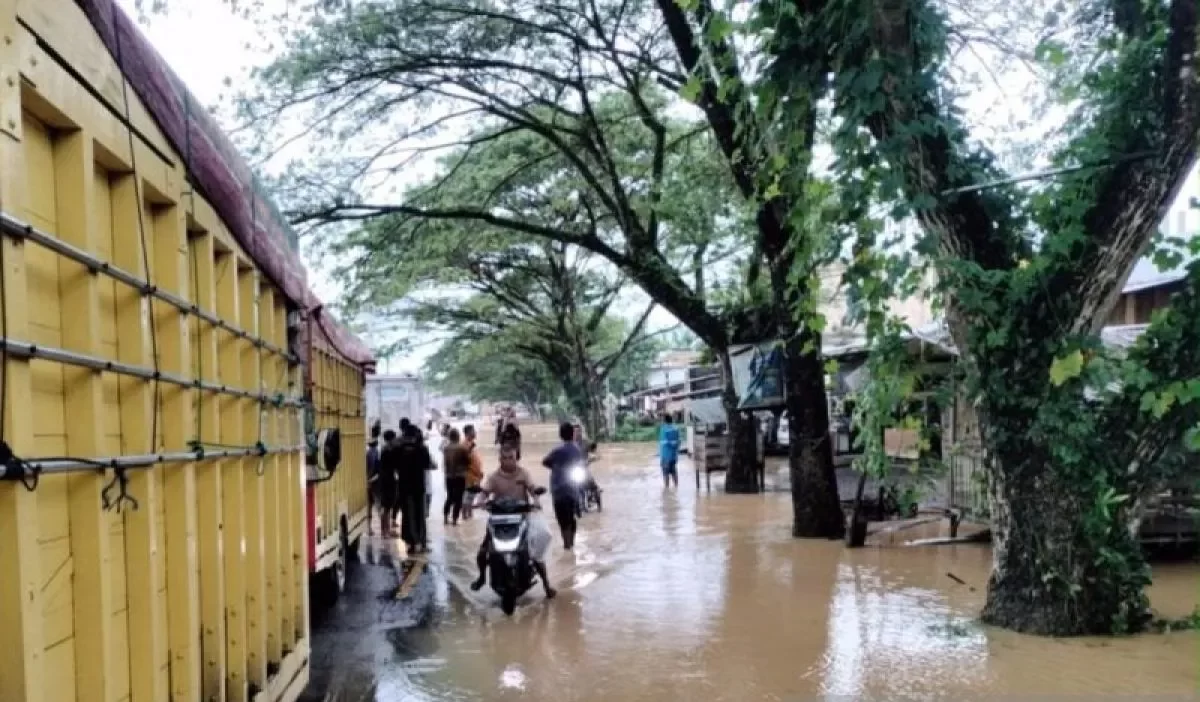 Banjir Lumpuhkan Akses Transportasi Jalan Provinsi di Nagan