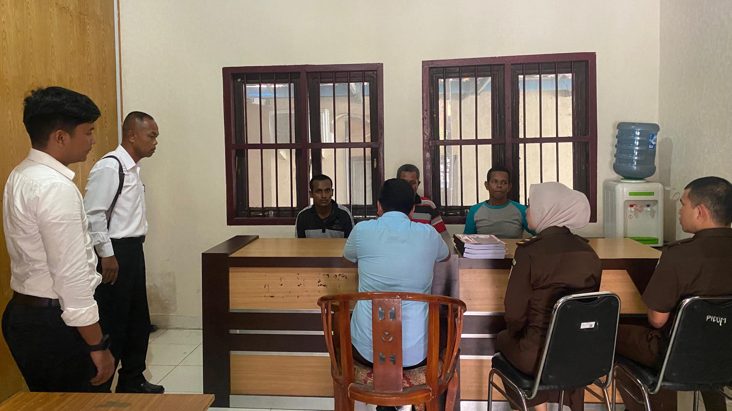 Polres Langsa Limpahkan Tersangka Penyeludup Pengungsi Rohingya ke Kejari Polres Langsa Limpahkan Tersangka Penyeludup Pengungsi Rohingya ke Kejari