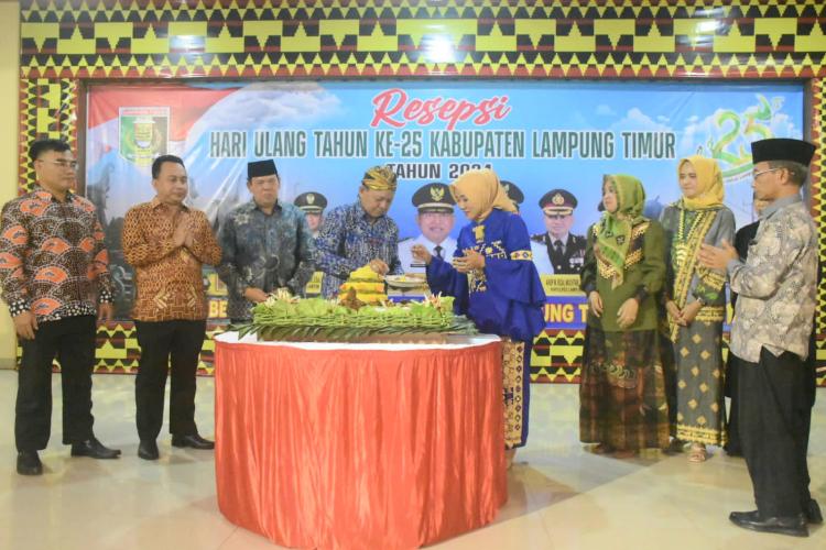 Pemkab Lampung Timur Gelar Resepsi Peringatan HUT Ke-25 Pemkab Lampung Timur Gelar Resepsi Peringatan HUT Ke-25