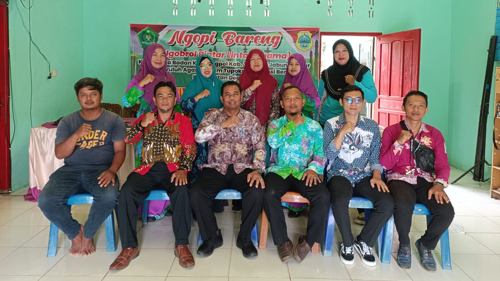 Purnawati Gandeng Kesbangpol Tanjab Timur Dalam Penanaman Sikap Moderasi Beragama Purnawati Gandeng Kesbangpol Tanjab Timur Dalam Penanaman Sikap Moderasi Beragama
