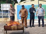 Bea Cukai Langsa Musnahkan Kapal Ilegal Dan Rokok Senilai Rp439 Juta
