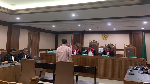 Mantan Dirjen Kemendagri Divonis 4,5 Tahun Bui, Kasus Dana PEN Muna