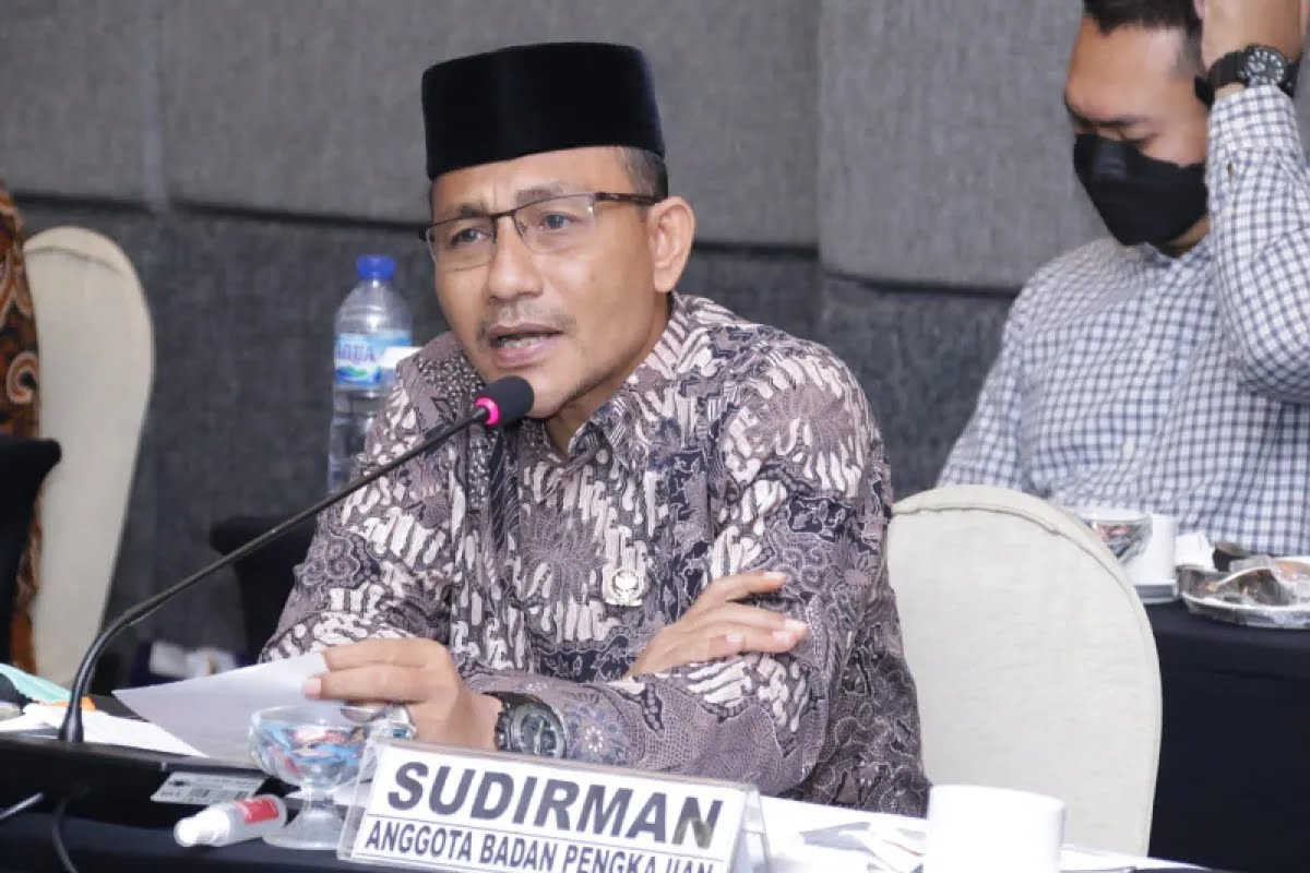 Haji Uma Beri Poin Pandangan Sebagai Bahan Pertimbangan RUU APBN 2025