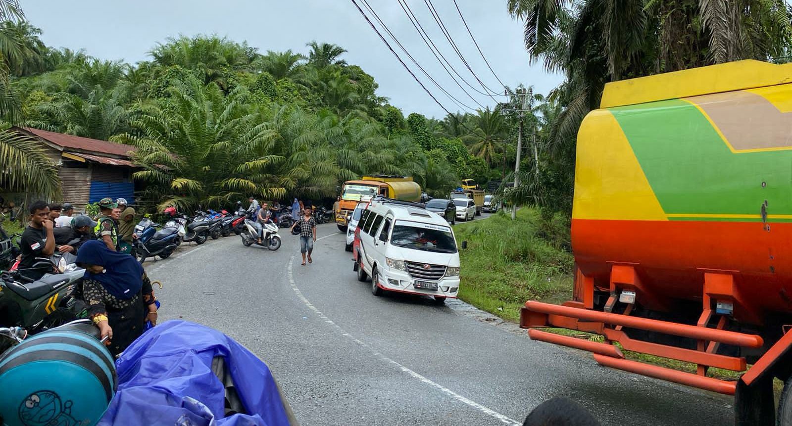 Banjir Simpang Kanan Sudah Surut, Arus Lalulnitas Normal Kembali Banjir Simpang Kanan Sudah Surut, Arus Lalulnitas Normal Kembali