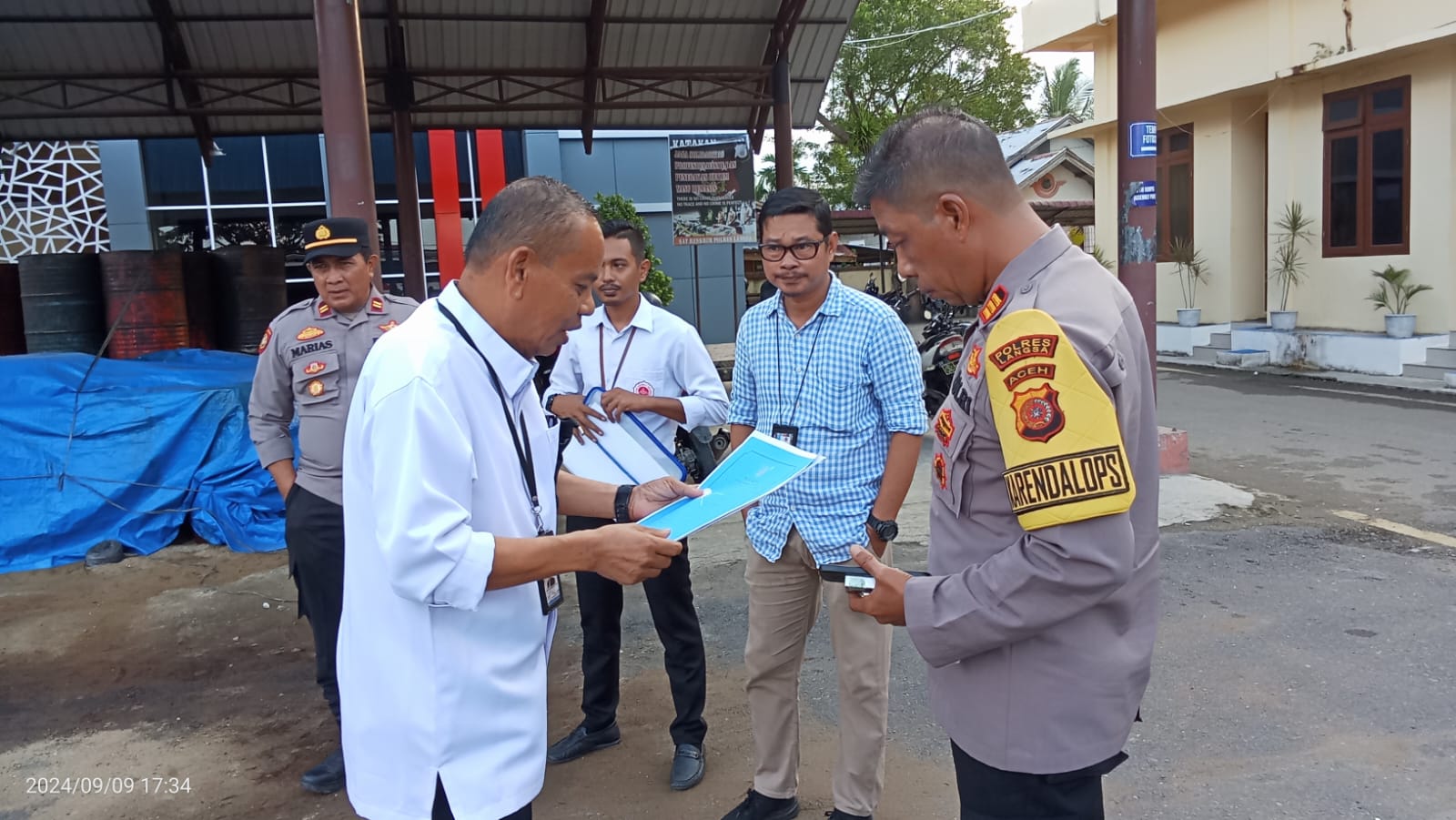 Masyarakat Gampong Matang Ceungai Datangi Polres Langsa Minta Mantan Geuchik Dibebaskan, Pengacaranya Kita Sudah Ajukan Surat Untuk Tahanan Luar