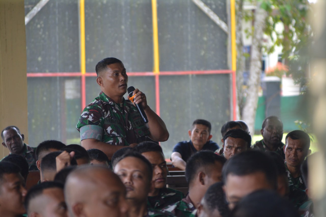 Tingkatkan Kesadaran Hukum, Anggota Kodim Mimika Dan Keluarganya Ikuti Penyuluhan Hukum