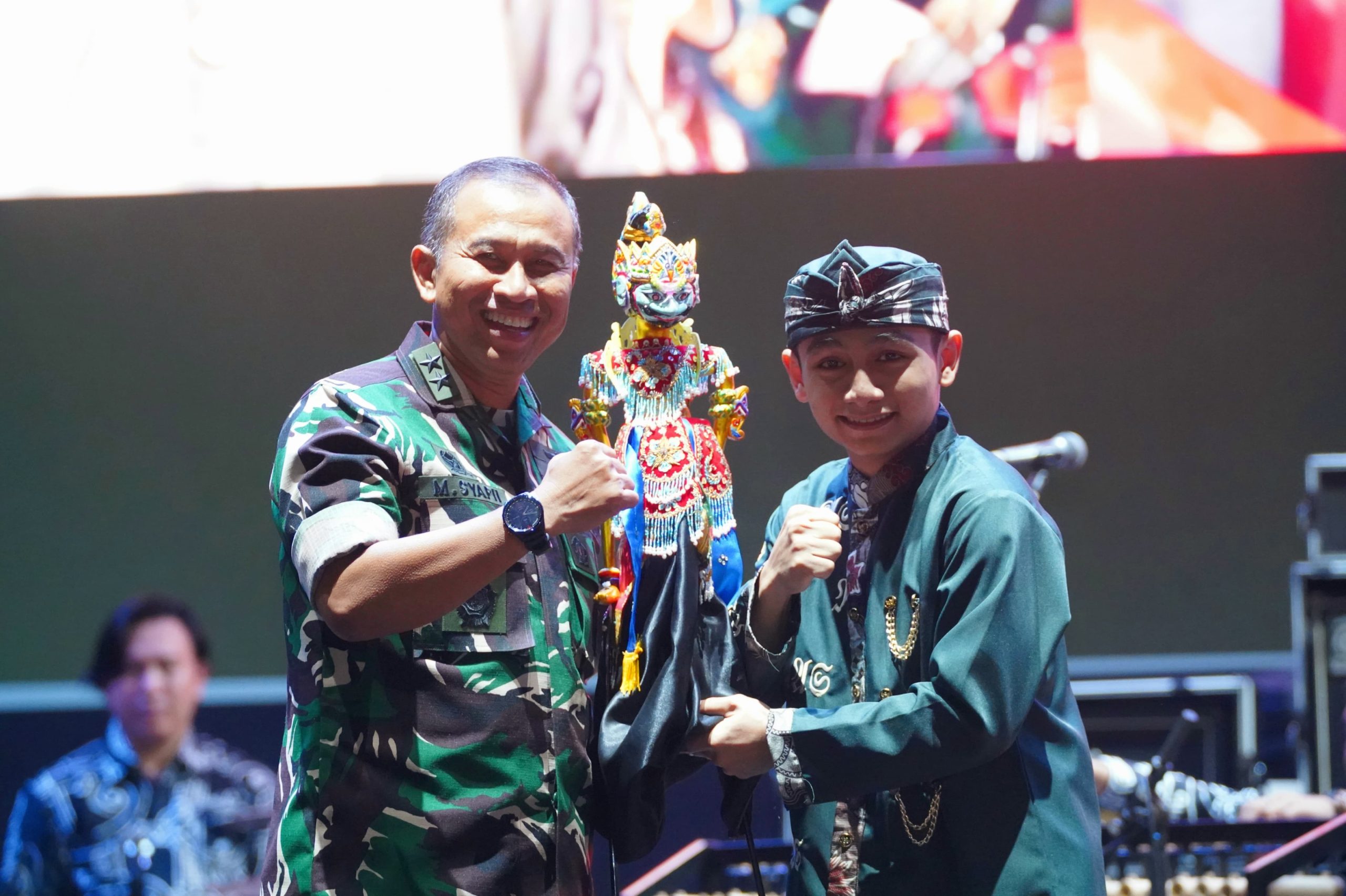 Pagelaran Wayang Golek Turut Meriahkan HUT Ke-79 TNI Untuk Menjaga Warisan Budaya Nusantara