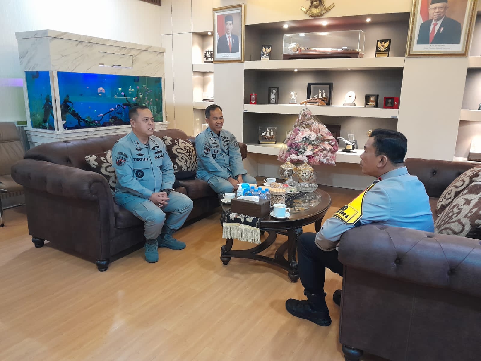 Kepala Zona Bakamla Tengah Laksanakan Courtesy Call ke Mapolda Sulsel Kepala Zona Bakamla Tengah Laksanakan Courtesy Call ke Mapolda Sulsel